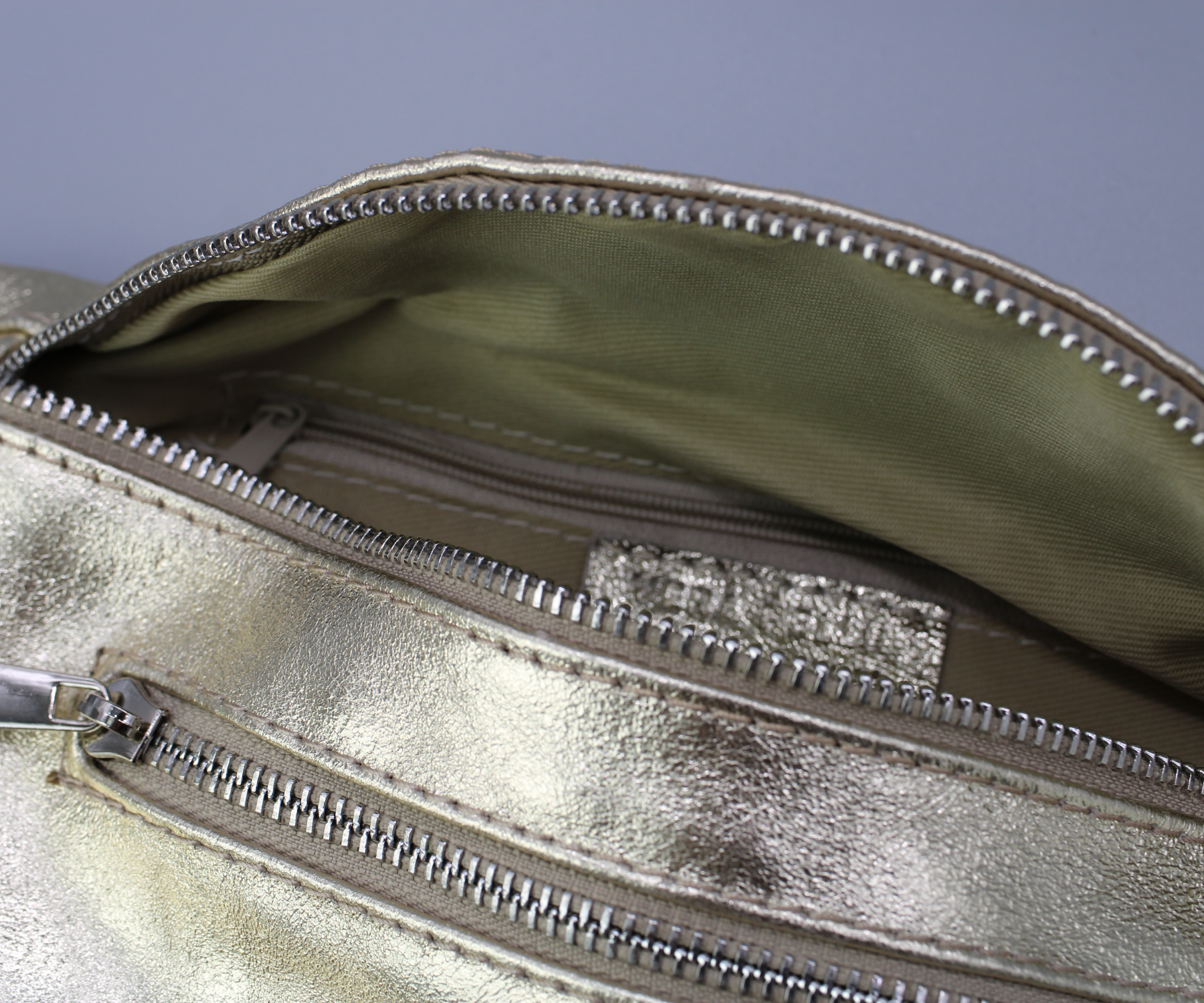 Yade - Metallic Gold