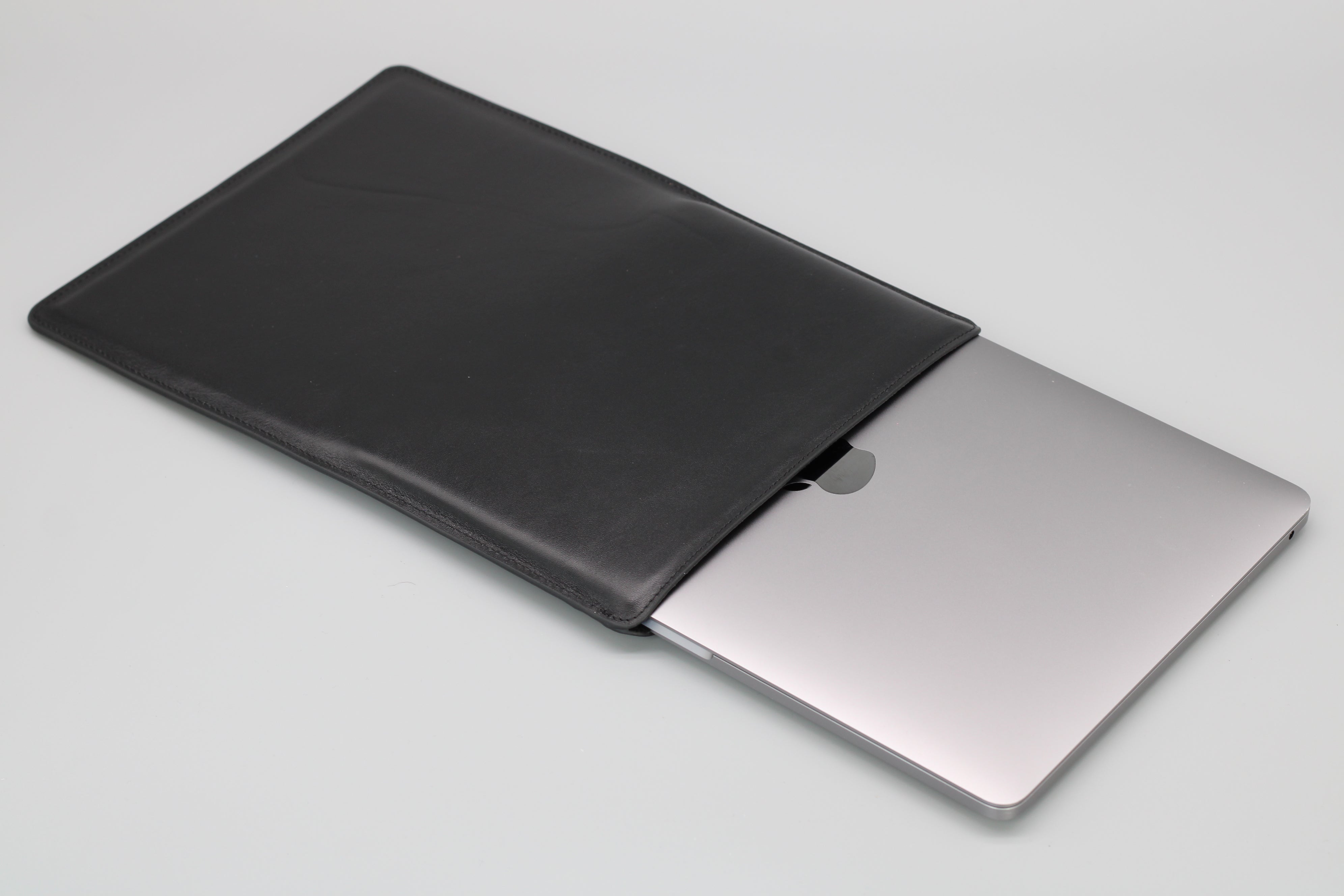 Macbook Air/Pro 13" Bags - Black