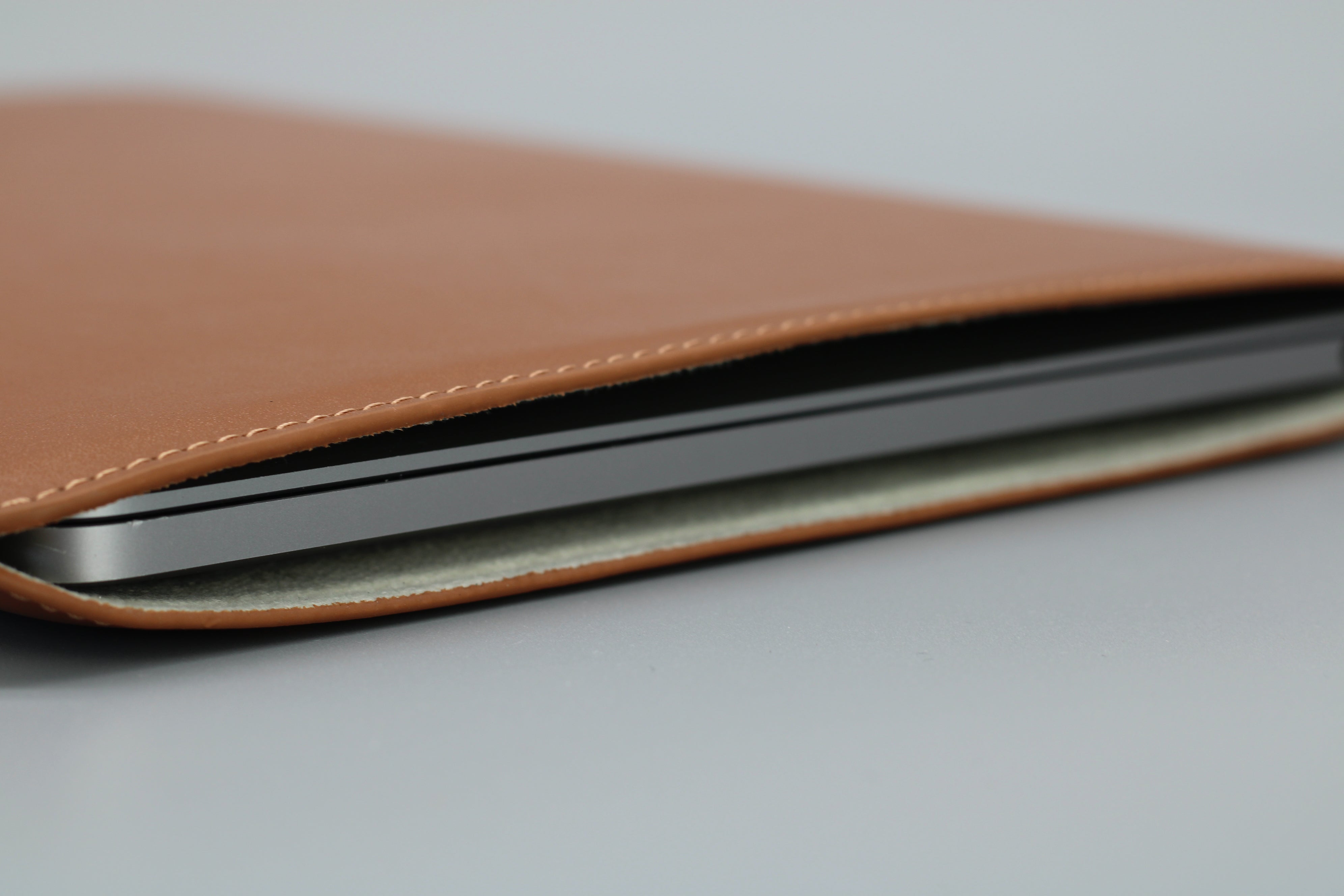 Macbook Air/Pro 13" Bags - Cognac Brown