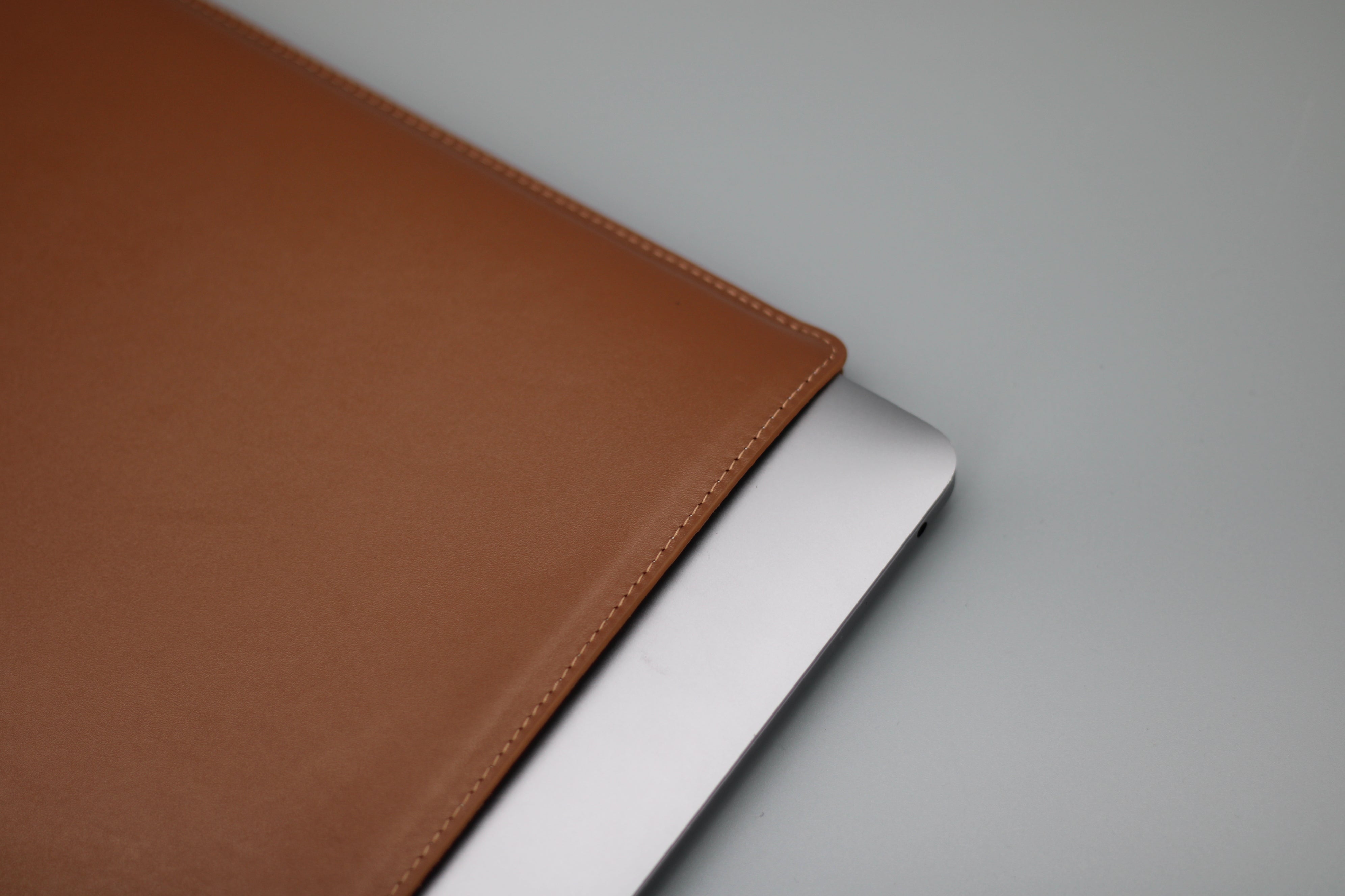 Macbook Air/Pro 13" Bags - Cognac Brown