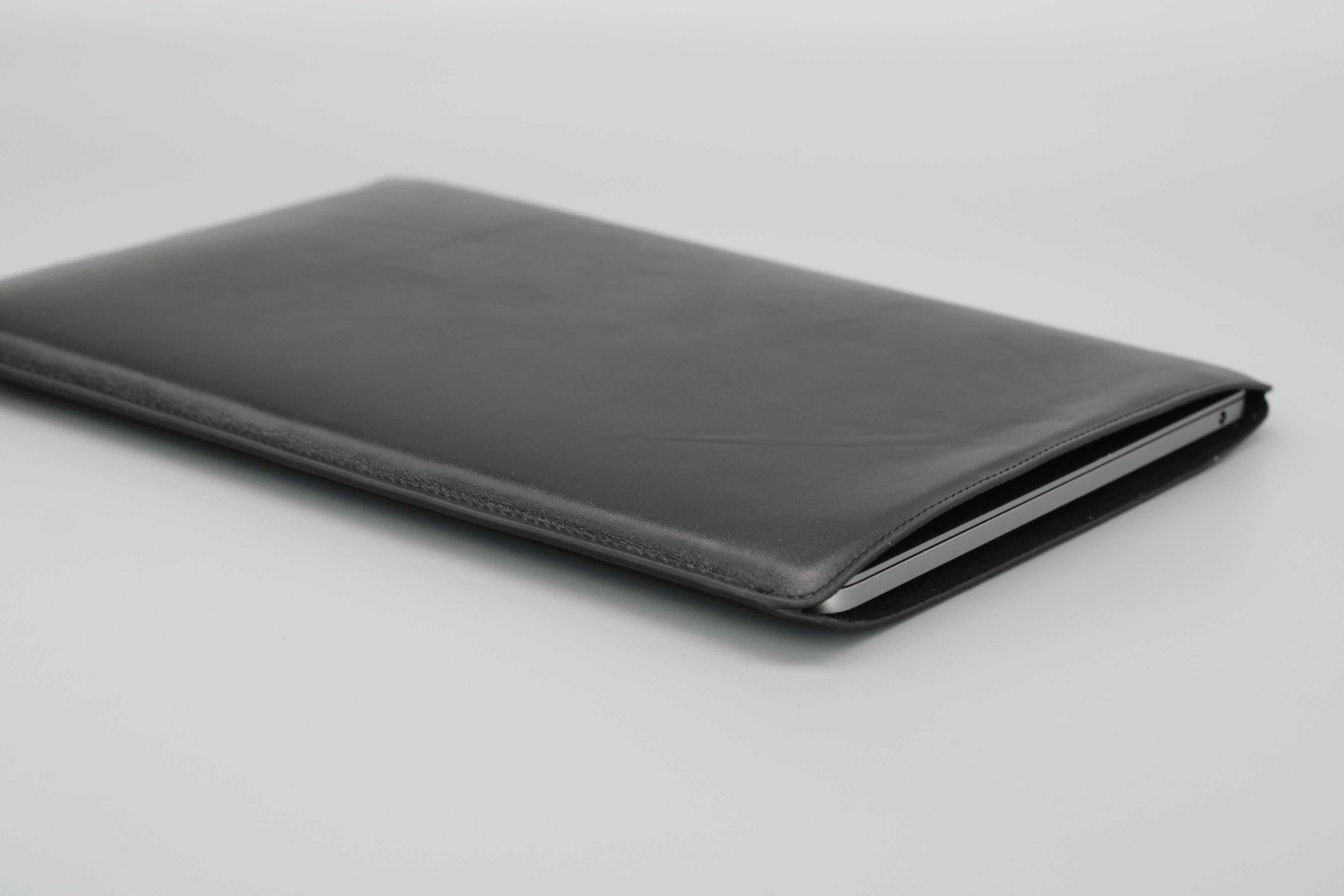 Macbook Air/Pro 13" Bags - Black