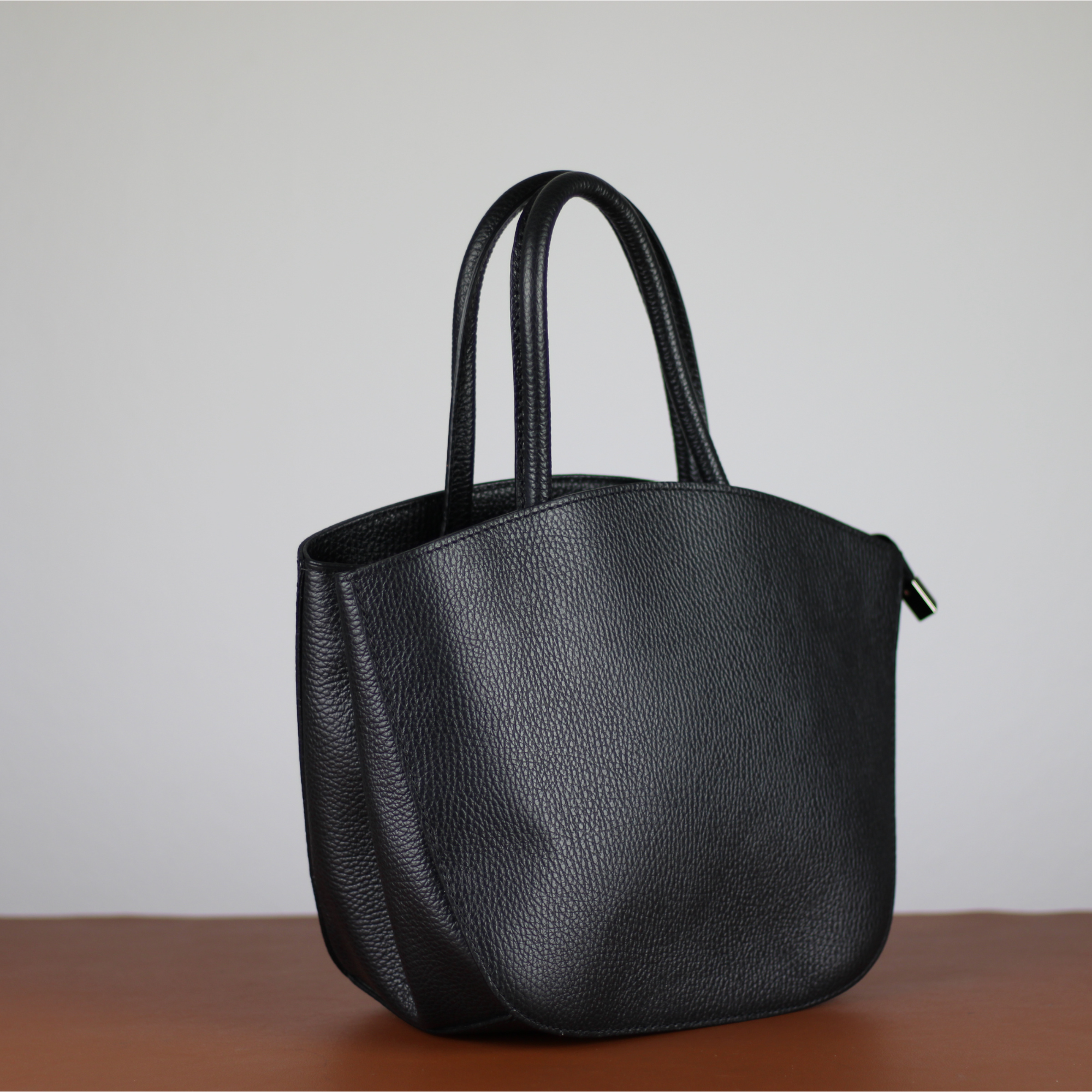 Freya- Black