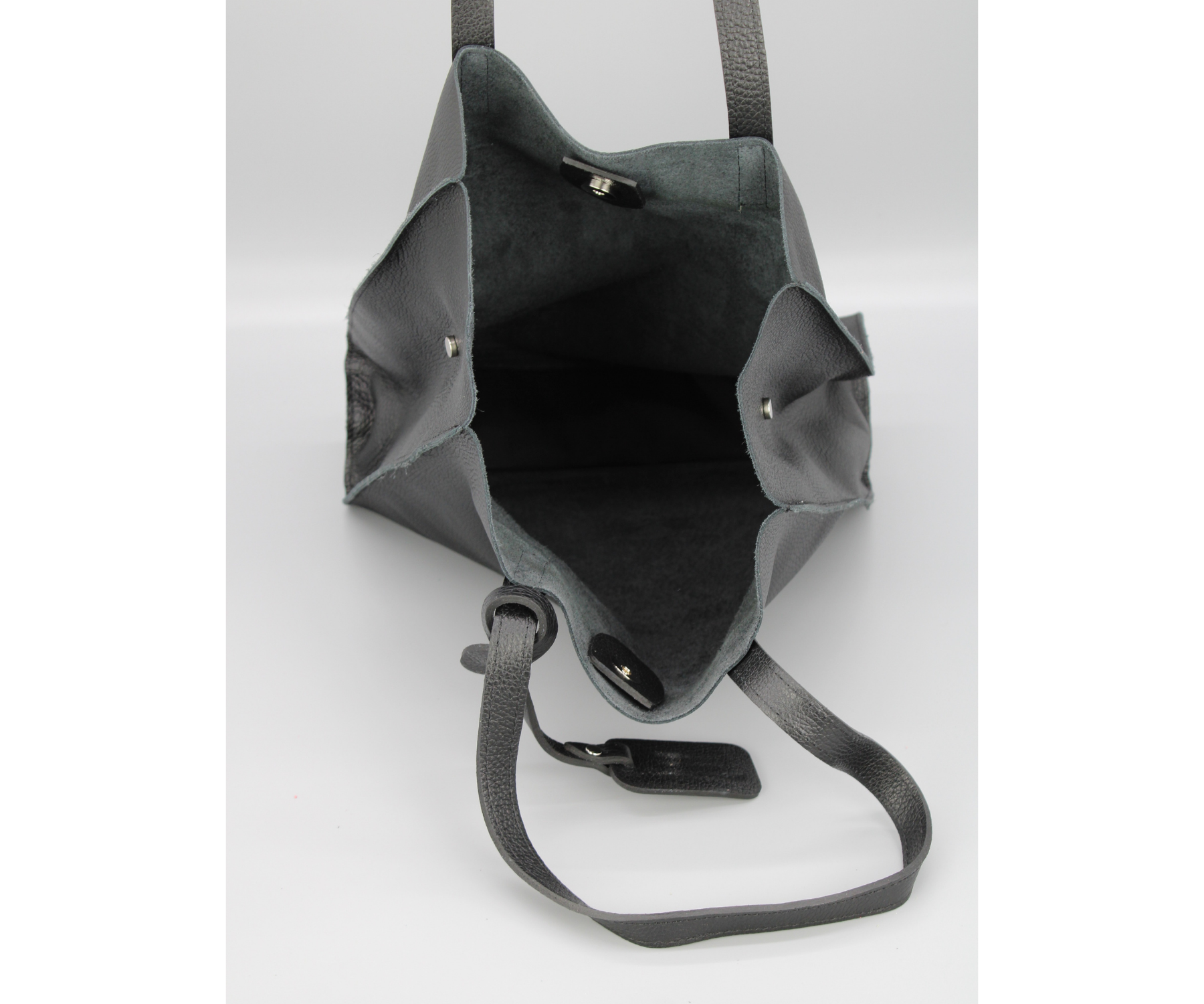 Tara - Black